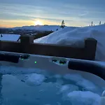 Casa vacanze Flott Moderne I Holterdalen, 4 Soverom, 2 Bad, Jacuzzi, Garasje Rauland