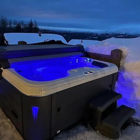 Flott Moderne I Holterdalen, 4 Soverom, 2 Bad, Jacuzzi, Garasje
