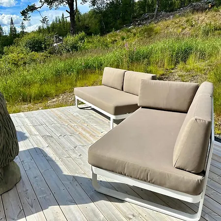 Flott Moderne I Holterdalen, 4 Soverom, 2 Bad, Jacuzzi, Garasje