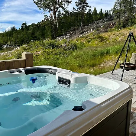 Flott Moderne I Holterdalen, 4 Soverom, 2 Bad, Jacuzzi, Garasje Rauland