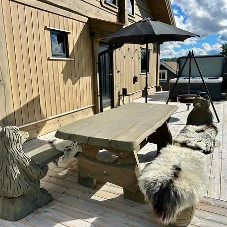 Casa vacanze Flott Moderne I Holterdalen, 4 Soverom, 2 Bad, Jacuzzi, Garasje