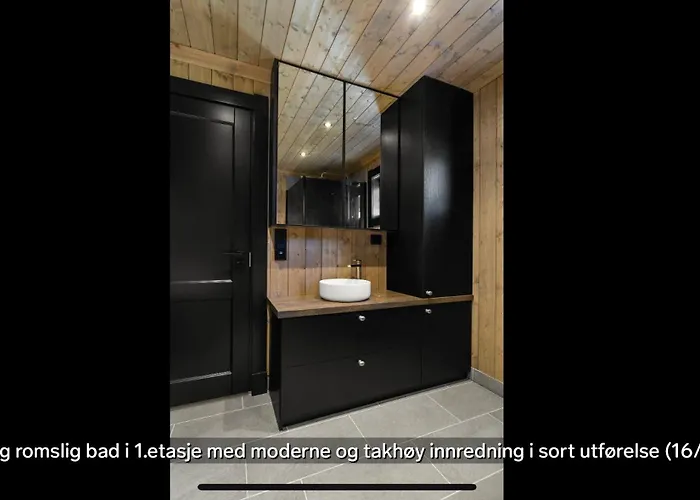 Flott Moderne I Holterdalen, 4 Soverom, 2 Bad, Jacuzzi, Garasje Rauland