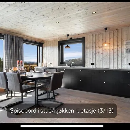 Flott Moderne I Holterdalen, 4 Soverom, 2 Bad, Jacuzzi, Garasje Casa de Férias Rauland